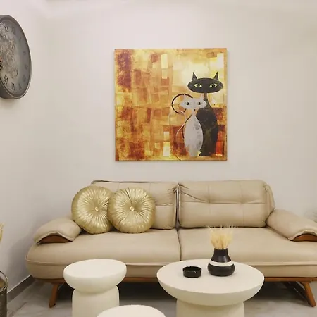 The Cat House Syros Ermoupoli